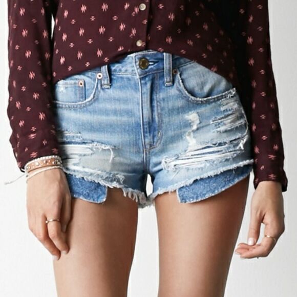 American Eagle Hi-Rise Festival Jean Shorts 2 - Picture 1 of 3